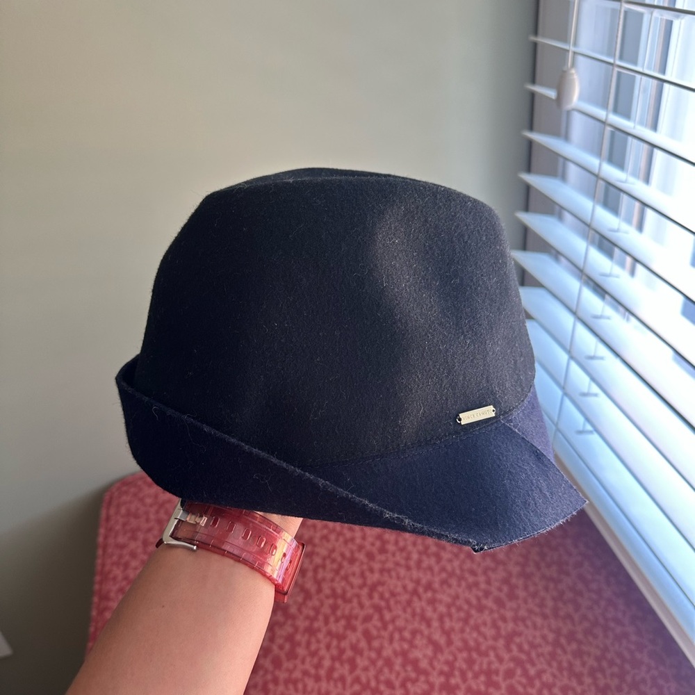 Vince Camuto Elegant Black Wool Hat